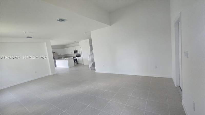 5 bedroom SingleFamilyResidence at 2475 SE 29th Dr, Keys Gate Subdivision, Homestead — photo 4