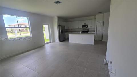 2475 SE 29th Dr, Homestead FL - photo 6 of 28