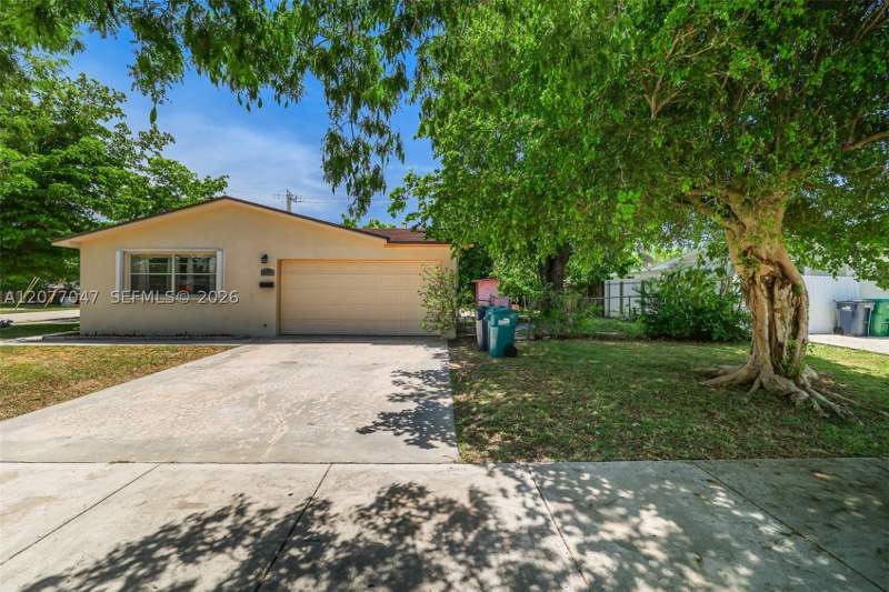 3 bedroom SingleFamilyResidence at 9354 Caribbean Blvd, Pine Tree Manor Sec 1, Cutler Bay — photo 2
