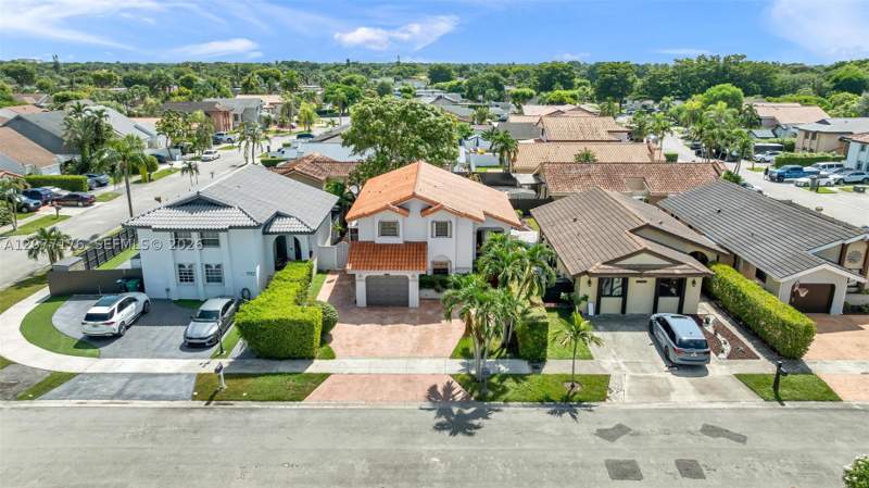 3 bedroom SingleFamilyResidence at 9911 SW 136th Ct, Davidson One Sub, Miami — photo 5