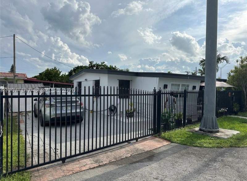 4 bedroom SingleFamilyResidence at 6060 NW 7th St, West Flagler Pk Sec B, Miami — photo 4