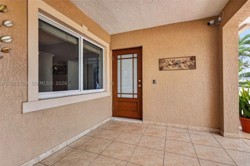 4 bedroom SingleFamilyResidence at 8936 SW 11th St, Floral Gardens, Miami — photo 4