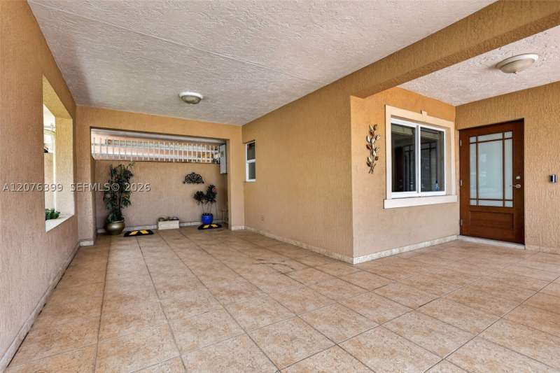 4 bedroom SingleFamilyResidence at 8936 SW 11th St, Floral Gardens, Miami — photo 5