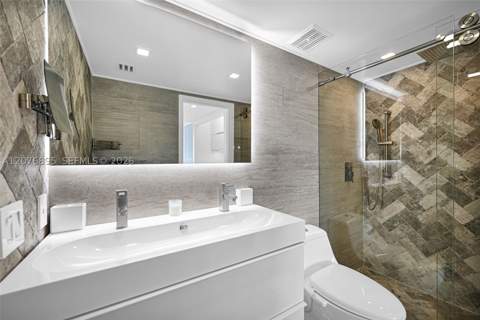 7601 E Treasure Dr 1419, North Bay Village FL - photo 11 of 22