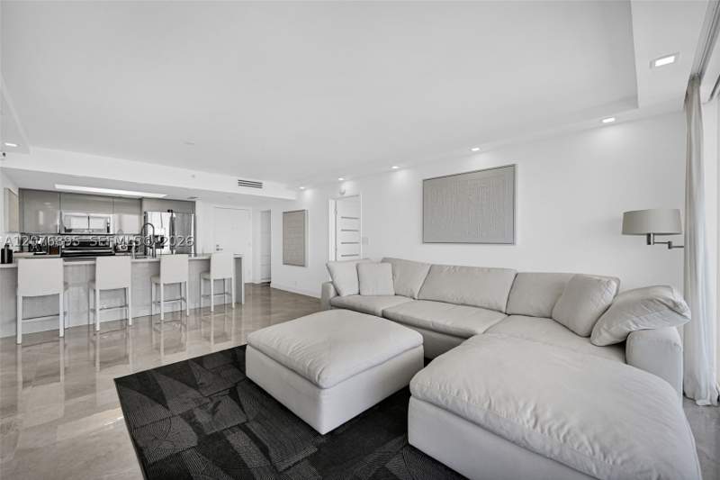 2 bedroom Condominium at 7601 E Treasure Dr 1419, The Grandview Palace Cond, North Bay Village — photo 4