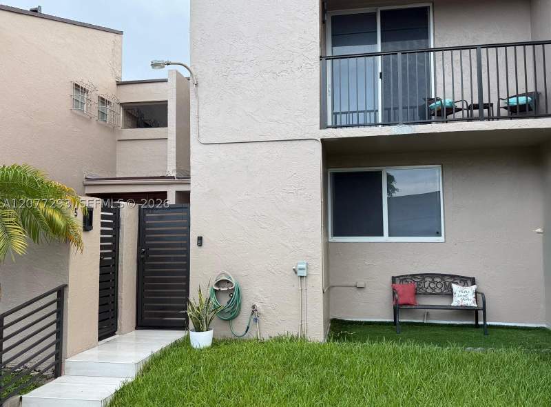 3 bedroom Condominium at 9171 Fontainebleau Blvd 5, Oakview Condo No 1, Miami — photo 3