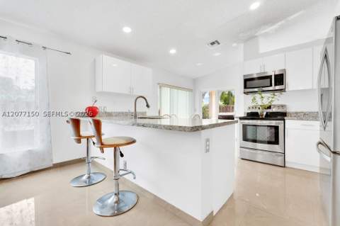 8021 SW 158th Pl, Miami FL - photo 17 of 32