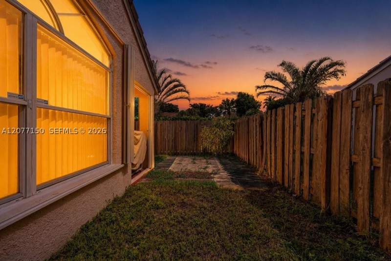 3 bedroom SingleFamilyResidence at 8021 SW 158th Pl, Parcel G At Lago Mar, Miami — photo 3