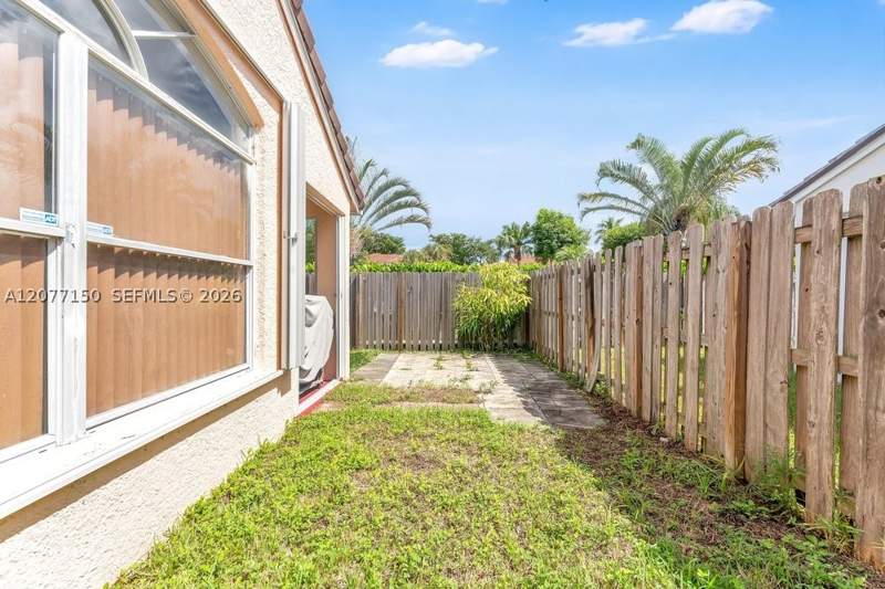 3 bedroom SingleFamilyResidence at 8021 SW 158th Pl, Parcel G At Lago Mar, Miami — photo 4