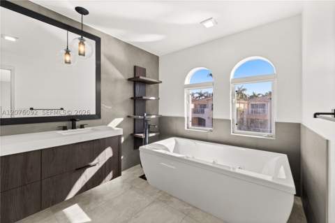 3110 NE 210th Ter, Aventura FL - photo 14 of 16