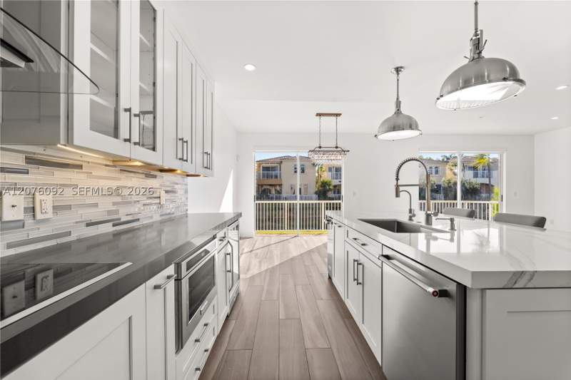 3 bedroom SingleFamilyResidence at 3110 NE 210th Ter, Aventura Lakes - Phase II, Aventura — photo 4