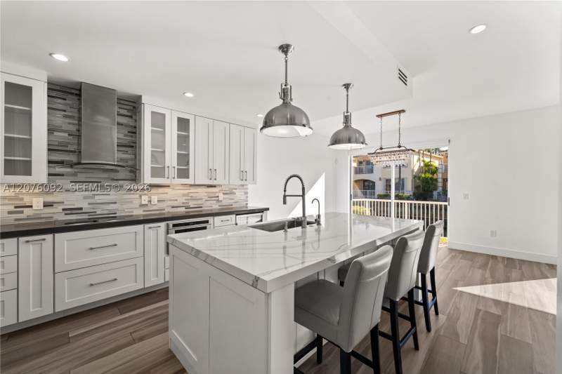 3 bedroom SingleFamilyResidence at 3110 NE 210th Ter, Aventura Lakes - Phase II, Aventura — photo 5