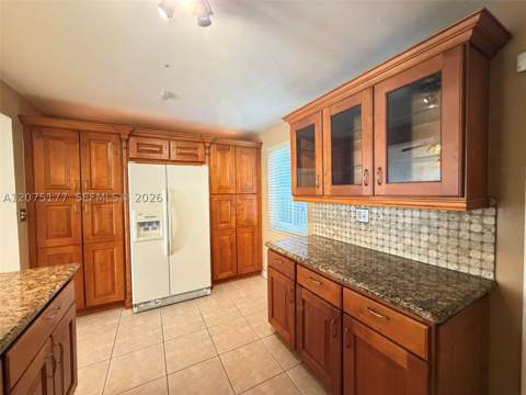 4585 E 9th Ln, Hialeah FL - photo 10 of 26