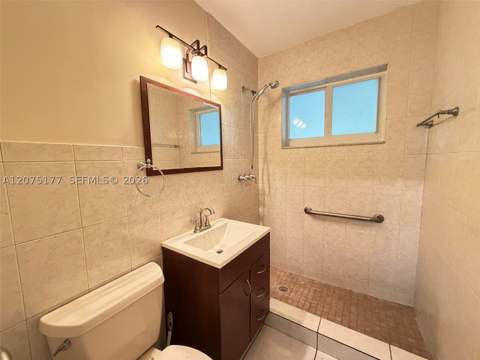 4585 E 9th Ln, Hialeah FL - photo 17 of 26