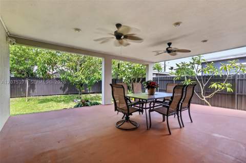 4585 E 9th Ln, Hialeah FL - photo 19 of 26