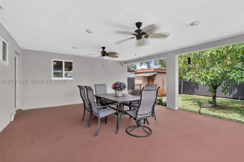 4585 E 9th Ln, Hialeah FL - photo 20 of 26