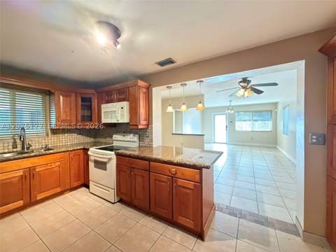 4585 E 9th Ln, Hialeah FL - photo 8 of 26