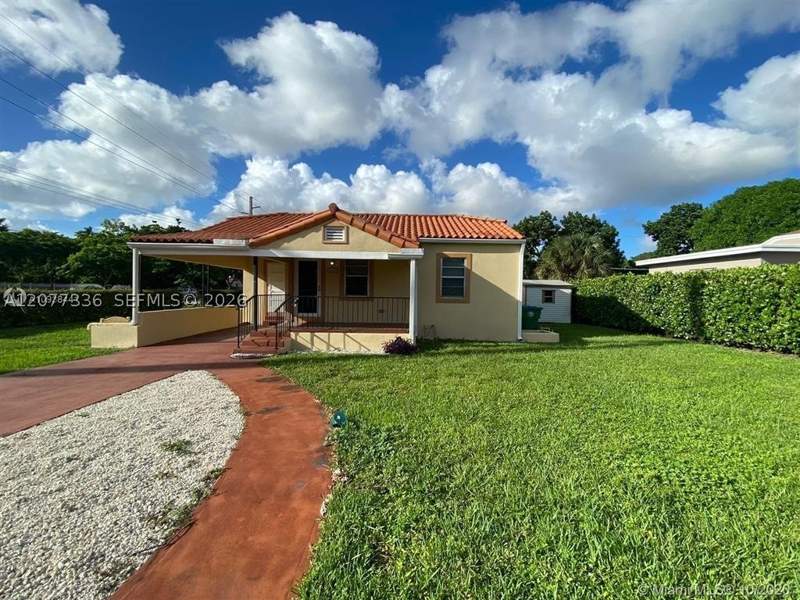 3 bedroom SingleFamilyResidence at 4289 NW 5th St, Golf Course Park, Miami — photo 2