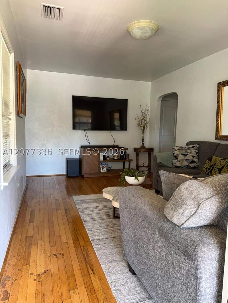 3 bedroom SingleFamilyResidence at 4289 NW 5th St, Golf Course Park, Miami — photo 5