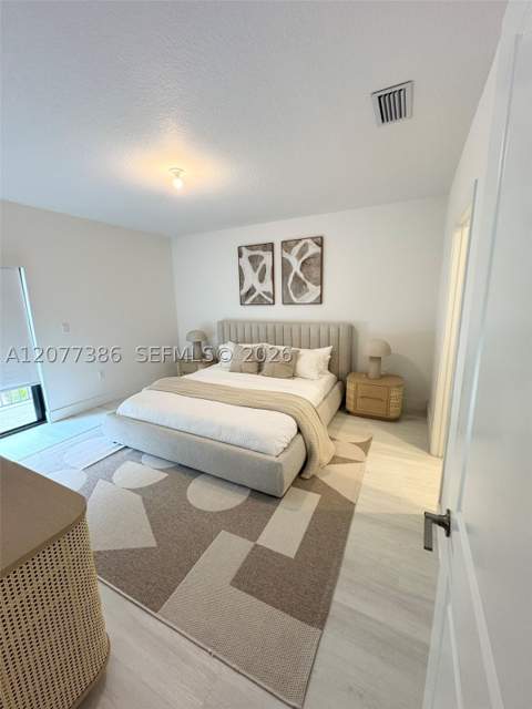 4867 NW 84th Ave, Doral FL - photo 9 of 20