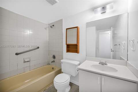 220 NW 107th Ave 204, Miami FL - photo 16 of 39