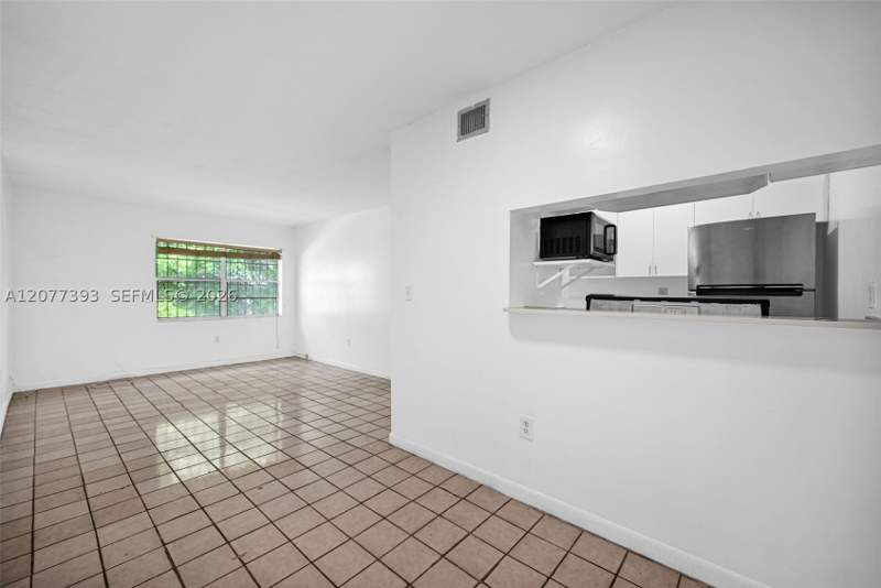 1 bedroom Condominium at 220 NW 107th Ave 204, Laguna Club East Condo, Miami — photo 2