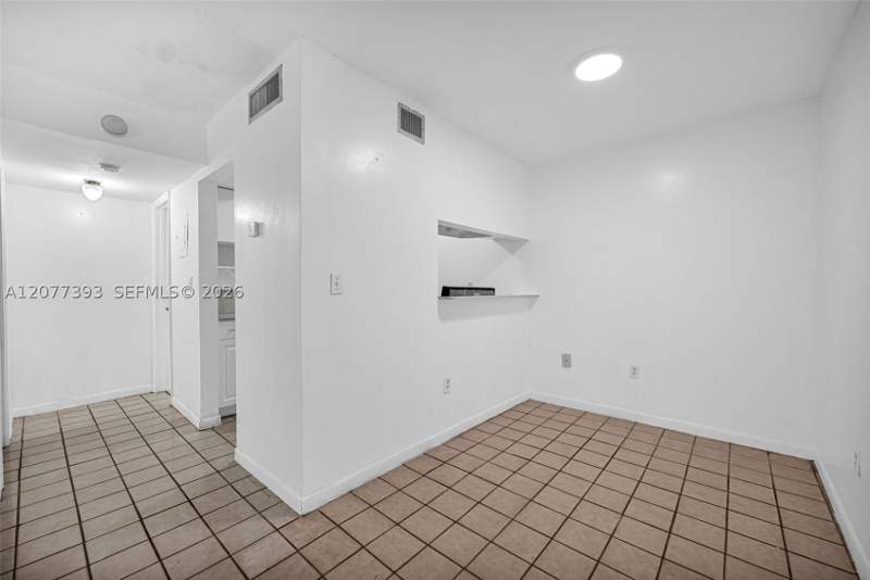 1 bedroom Condominium at 220 NW 107th Ave 204, Laguna Club East Condo, Miami — photo 4