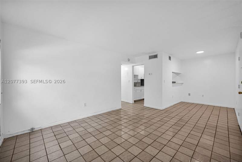 1 bedroom Condominium at 220 NW 107th Ave 204, Laguna Club East Condo, Miami — photo 5