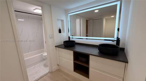 100 Bayview Dr 431, Sunny Isles Beach FL - photo 8 of 11