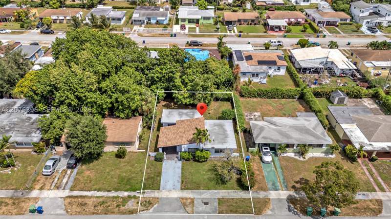 2 bedroom SingleFamilyResidence at 835 NW 84th St, Arcola Gardens, Miami — photo 2