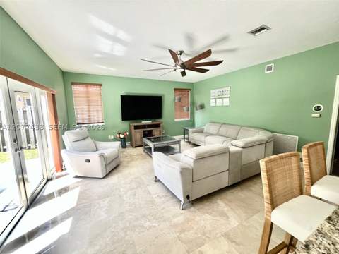 912 NE 35th Ave, Homestead FL - photo 17 of 51