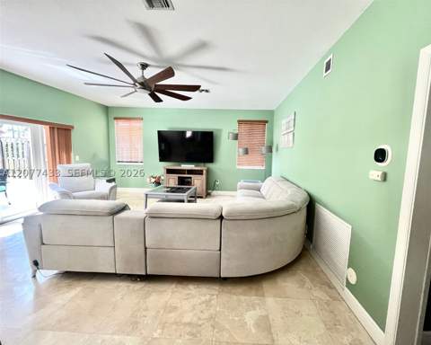 912 NE 35th Ave, Homestead FL - photo 18 of 51