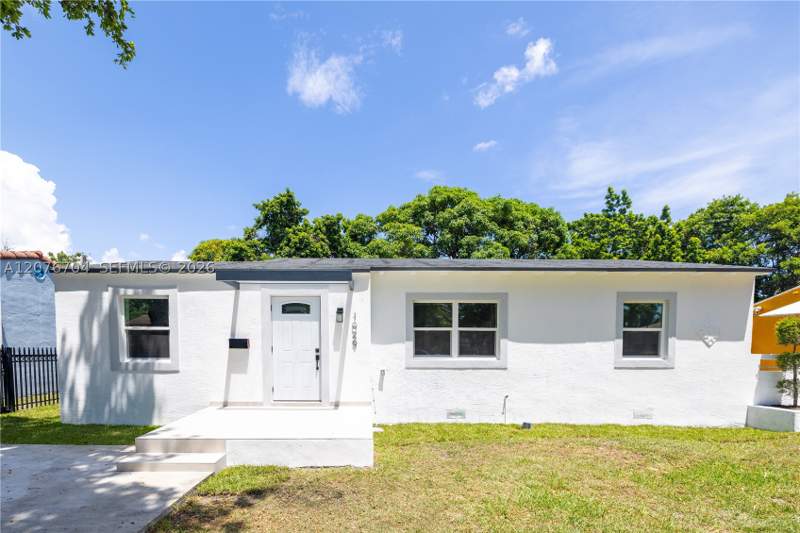 3 bedroom SingleFamilyResidence at 1029 NW 42nd St, Durham Village, Miami — photo 5