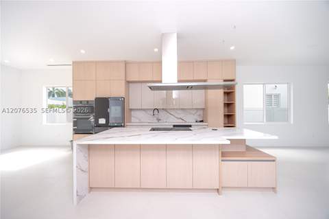 10381 NW 67th Ter, Doral FL - photo 12 of 63