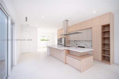 10381 NW 67th Ter, Doral FL - photo 18 of 63