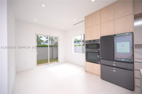 10381 NW 67th Ter, Doral FL - photo 19 of 63
