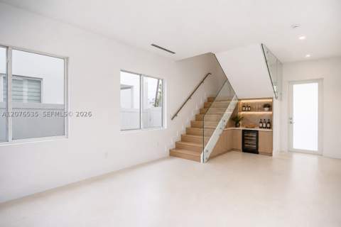 10381 NW 67th Ter, Doral FL - photo 9 of 63