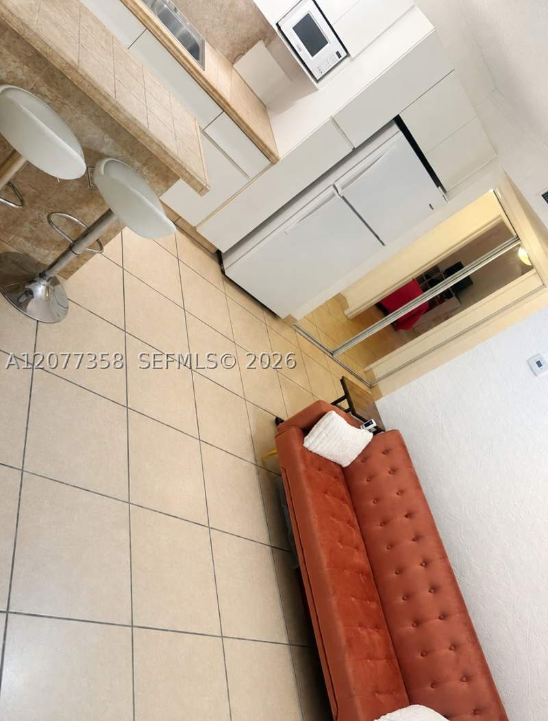 1 bedroom Condominium at 528 Meridian Ave 202A, Star Meridian Condo, Miami Beach — photo 3