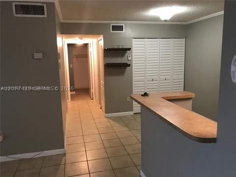 7235 NW 179th St 101, Hialeah FL - photo 7 of 18