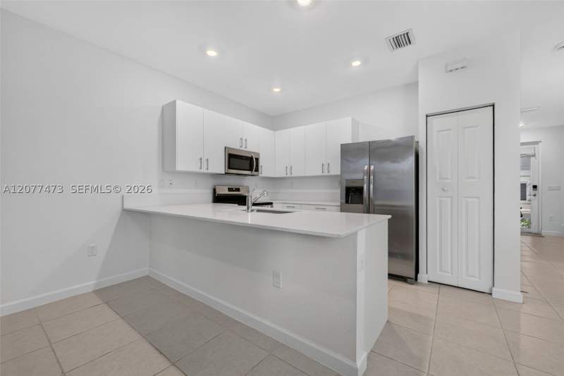 3 bedroom Townhouse at 746 SE 14th St, Los Cayos, Homestead — photo 5
