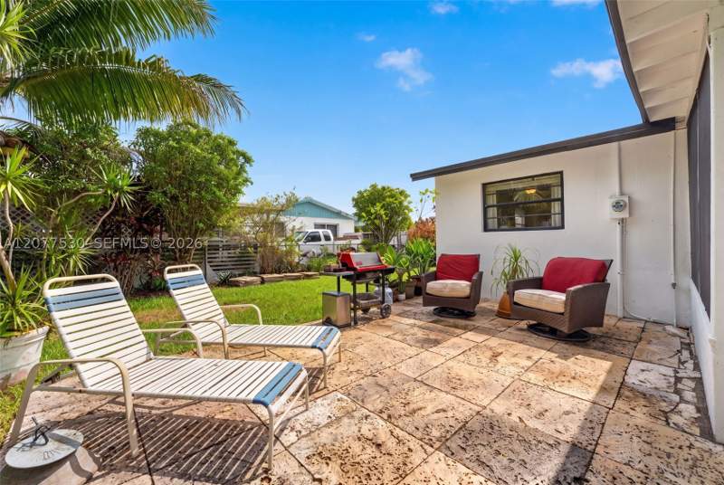 2 bedroom SingleFamilyResidence at 19721 SW 114th Ct, So Miami Heights Addn V, Miami — photo 4