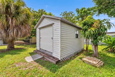 19721 SW 114th Ct, Miami FL - photo 9 of 34