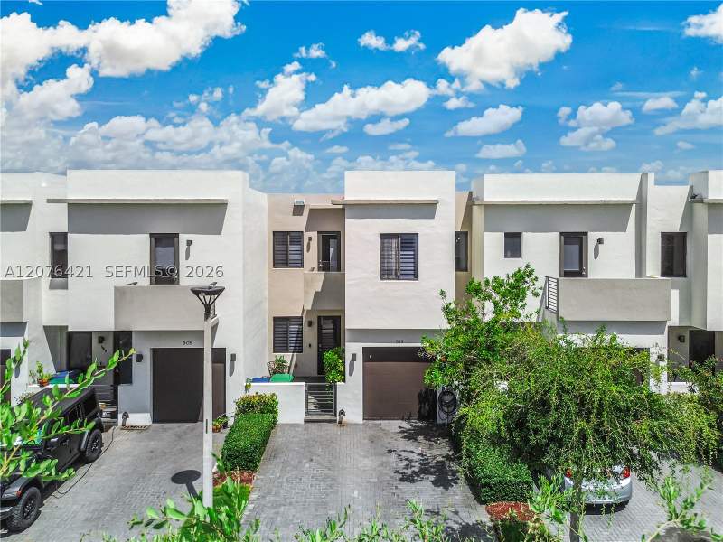 3 bedroom Townhouse at 519 SW 91st Pl, Century Park Place, Miami — photo 2