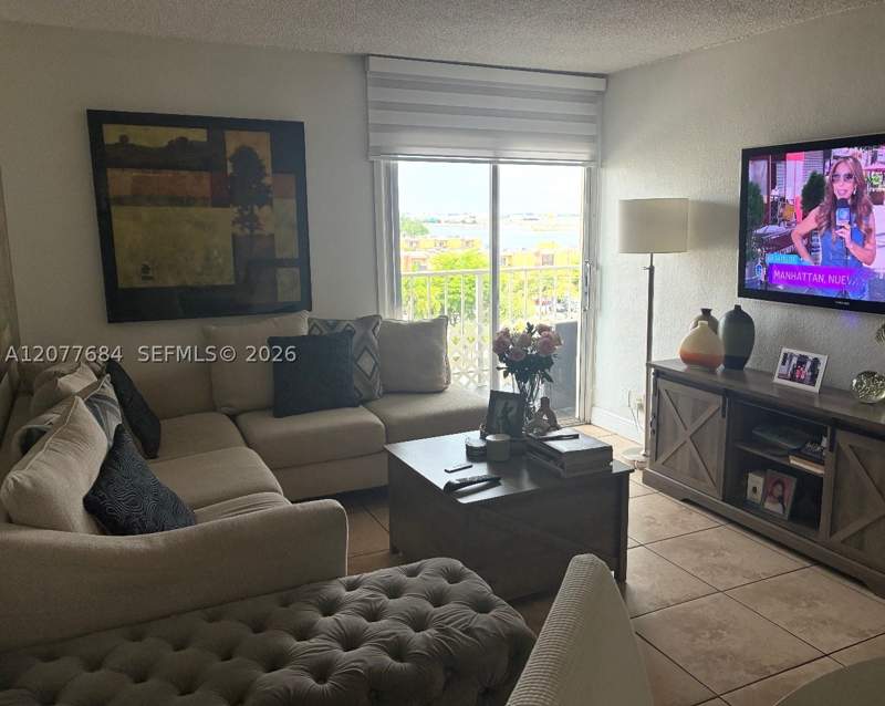 2 bedroom Condominium at 4550 NW 9th St 821E, Yolanda Villas Condo, Miami — photo 2