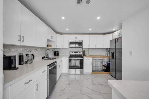7545 E Treasure Dr 9A, North Bay Village FL - photo 12 of 31