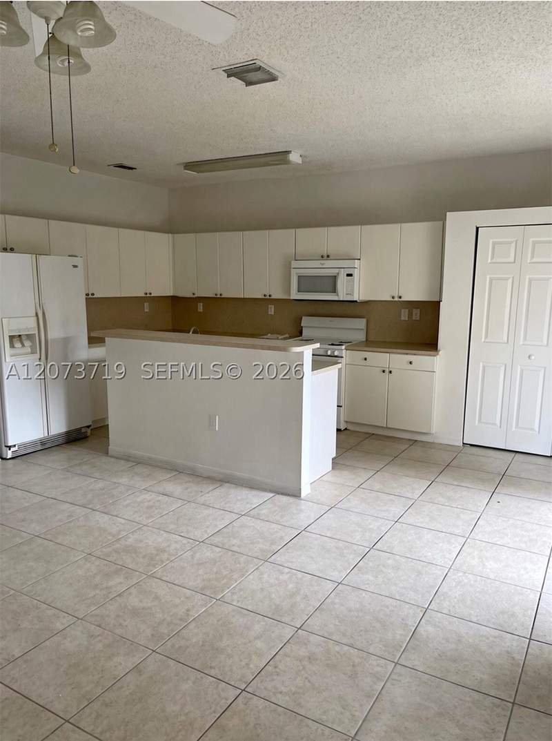 4 bedroom Townhouse at 2357 SE 23rd Dr 2357, Towngate Condo Twelve, Homestead — photo 3