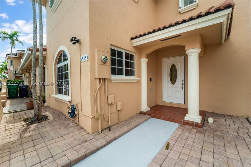 2 bedroom Townhouse at 15354 SW 36th Ter, Caribe Lakes Phase I, Miami — photo 2