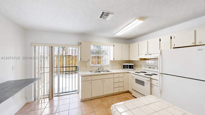 2 bedroom Townhouse at 6415 SW 129th Pl 2403, Terra Lake Villas Condo, Miami — photo 5
