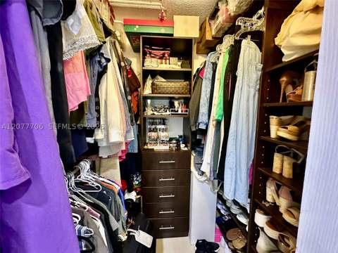 9021 NW 150th Ter, Miami Lakes FL - photo 19 of 28
