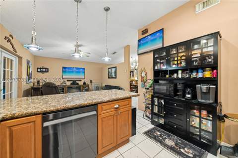 7920 SW 163rd Pl, Miami FL - photo 10 of 44